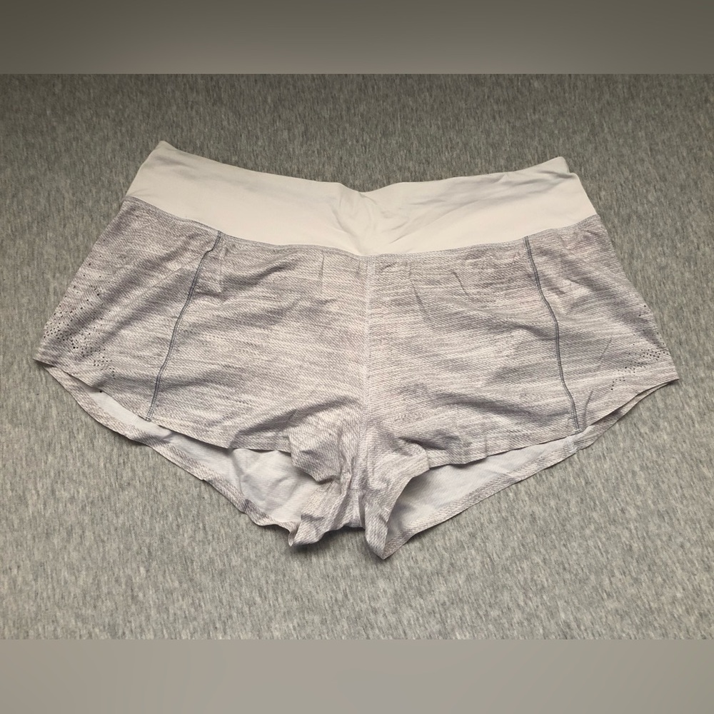 Lululemon Run: Light As Air Short Grey White Size: 10